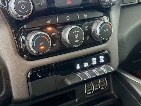 Used 2022 RAM 1500 Big Horn AWD/4WD image 23