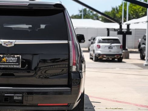 Used 2020 Cadillac Escalade ESV Platinum RWD image 55