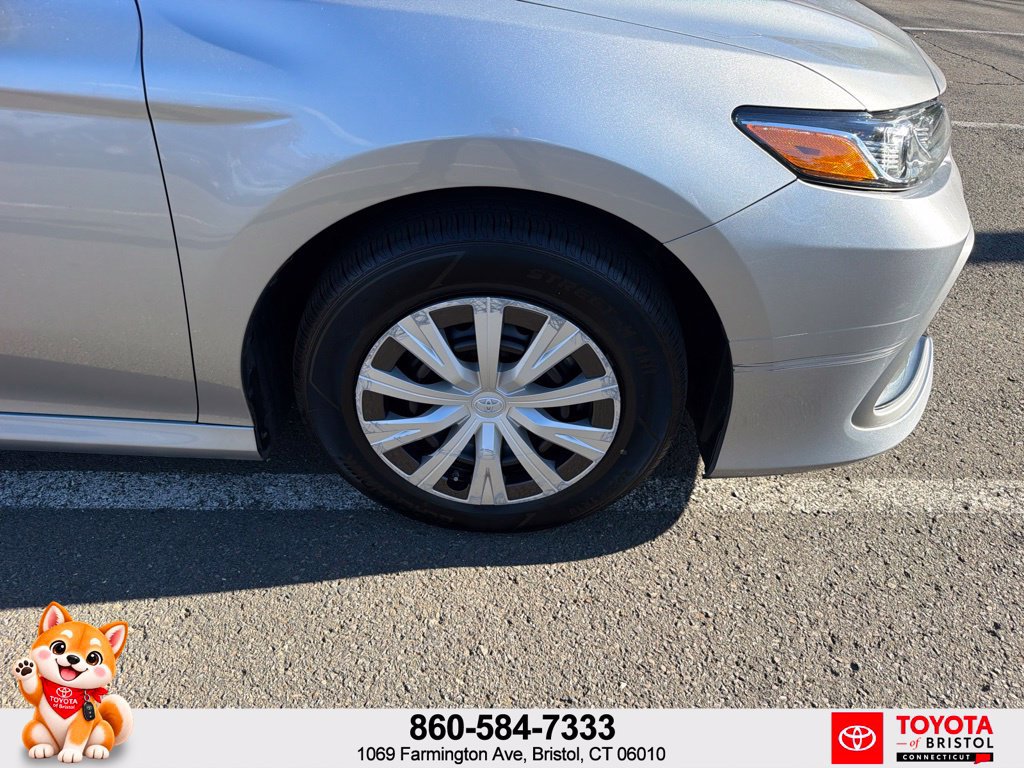 Used 2024 Toyota Camry LE FWD image 10