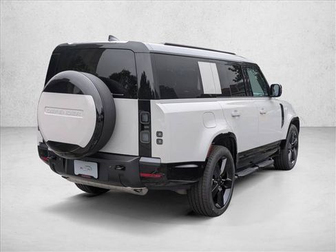 New 2026 Land Rover Defender 130 X-Dynamic SE AWD/4WD image 2