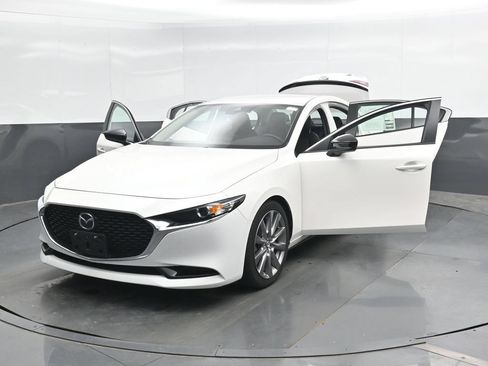 Used 2020 MAZDA MAZDA3 AWD Sedan w/ Black Accent Package image 45