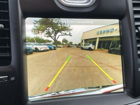 Used 2020 Chrysler 300 Limited image 18