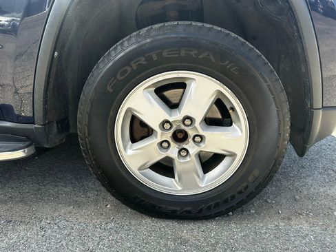 Used 2012 Jeep Grand Cherokee Laredo w/ Laredo E Group image 30