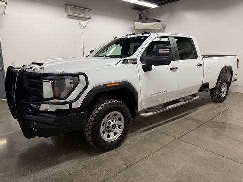 Certified 2024 GMC Sierra 3500 Pro w/ Convenience Package image 6