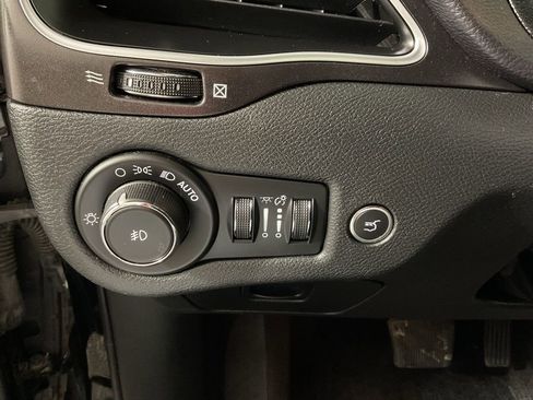 Used 2019 Jeep Cherokee Trailhawk w/ Comfort/Convenience Group image 29