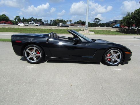 Used 2007 Chevrolet Corvette Convertible w/ Preferred Equipment Group RWD image 4