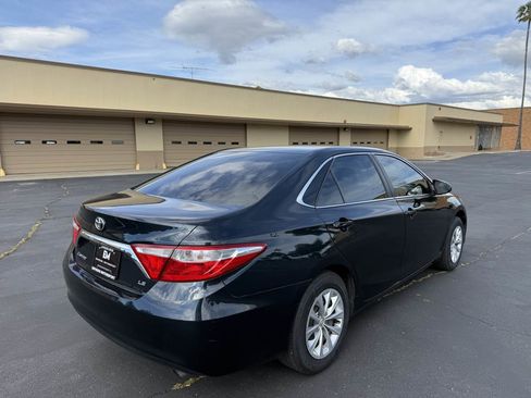 Used 2016 Toyota Camry LE image 7