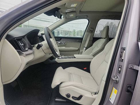 Used 2026 Volvo XC90 B6 Ultra w/ Protection Package Premier AWD/4WD image 13