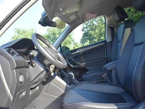 Used 2022 Volkswagen Tiguan SE image 25