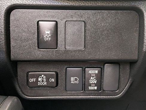 Used 2021 Toyota Tacoma TRD Off-Road w/ Technology Package AWD/4WD image 16