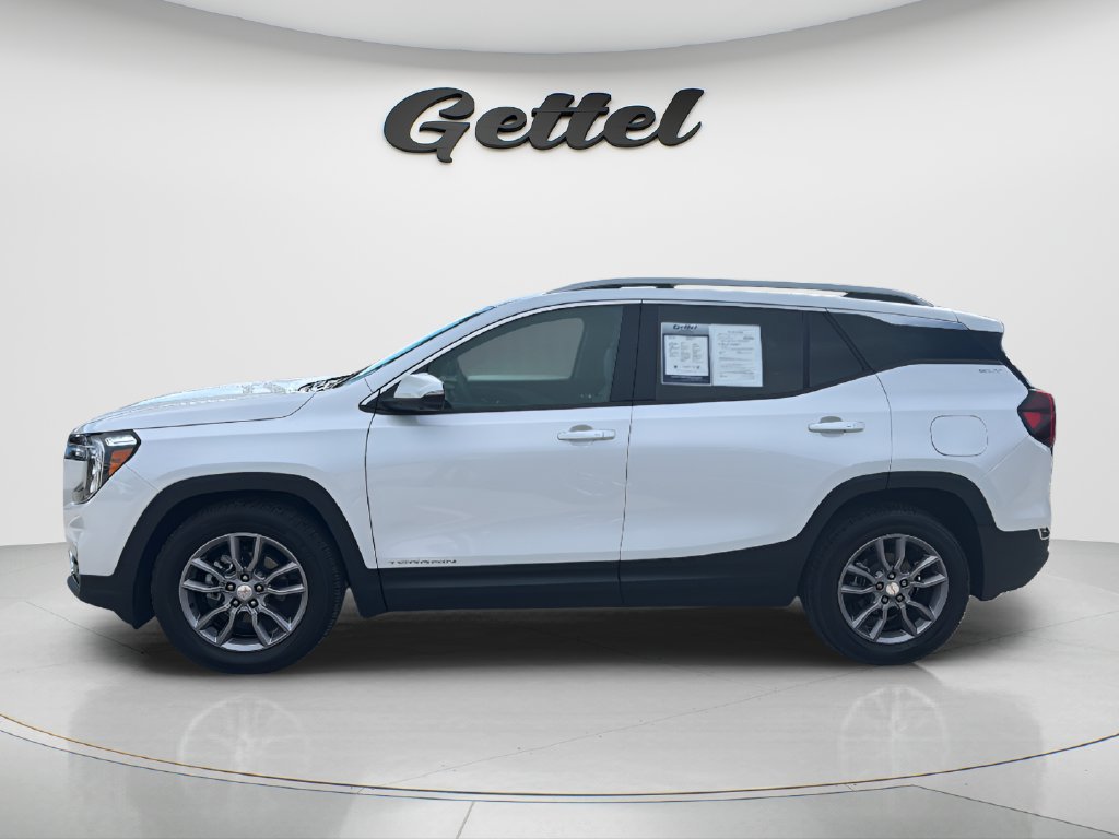 Used 2024 GMC Terrain SLT w/ Tech Package FWD image 8
