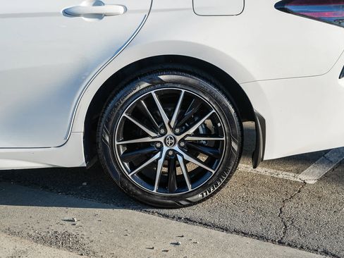 Used 2023 Toyota Camry SE image 10