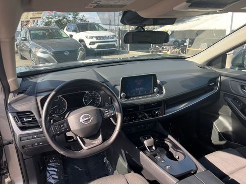 Used 2025 Nissan Rogue SV FWD image 35