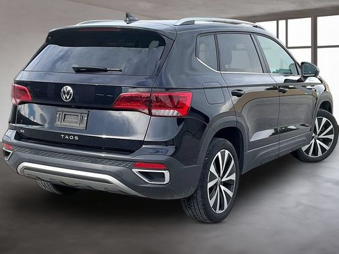 Used 2022 Volkswagen Taos SE FWD image 6