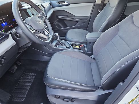 Certified 2022 Volkswagen Taos SE w/ Panoramic Sunroof Package image 30