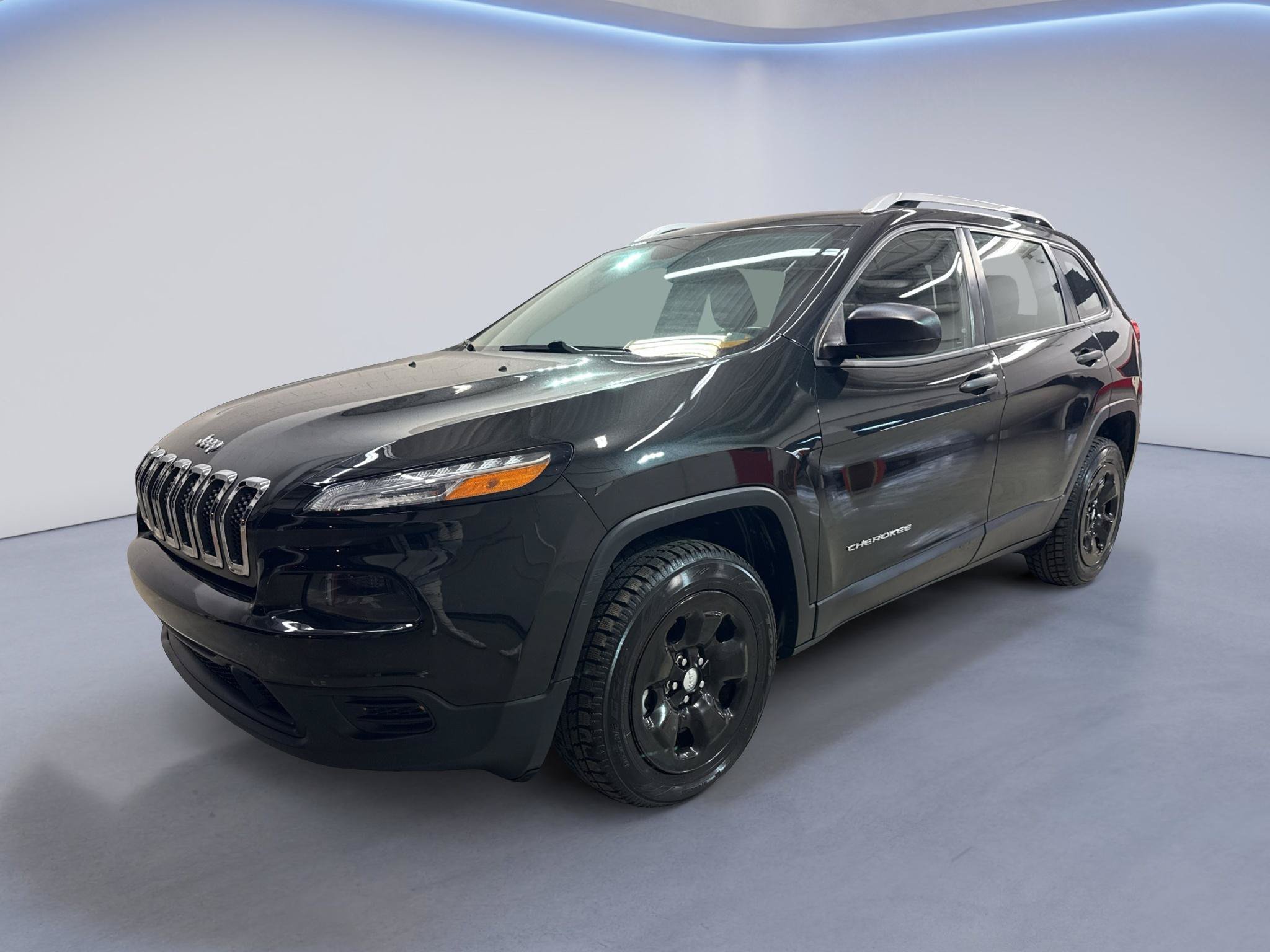 Used 2015 Jeep Cherokee Sport w/ Cold Weather Group AWD/4WD image 3
