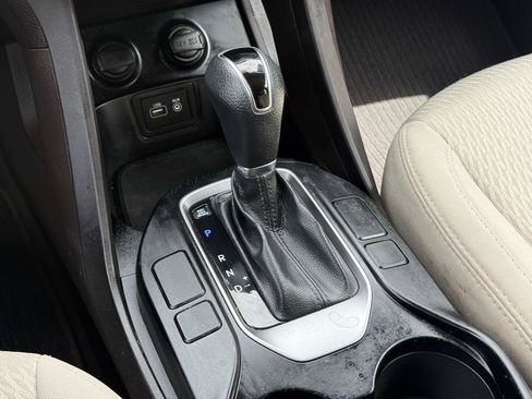 Used 2017 Hyundai Santa Fe Sport image 32