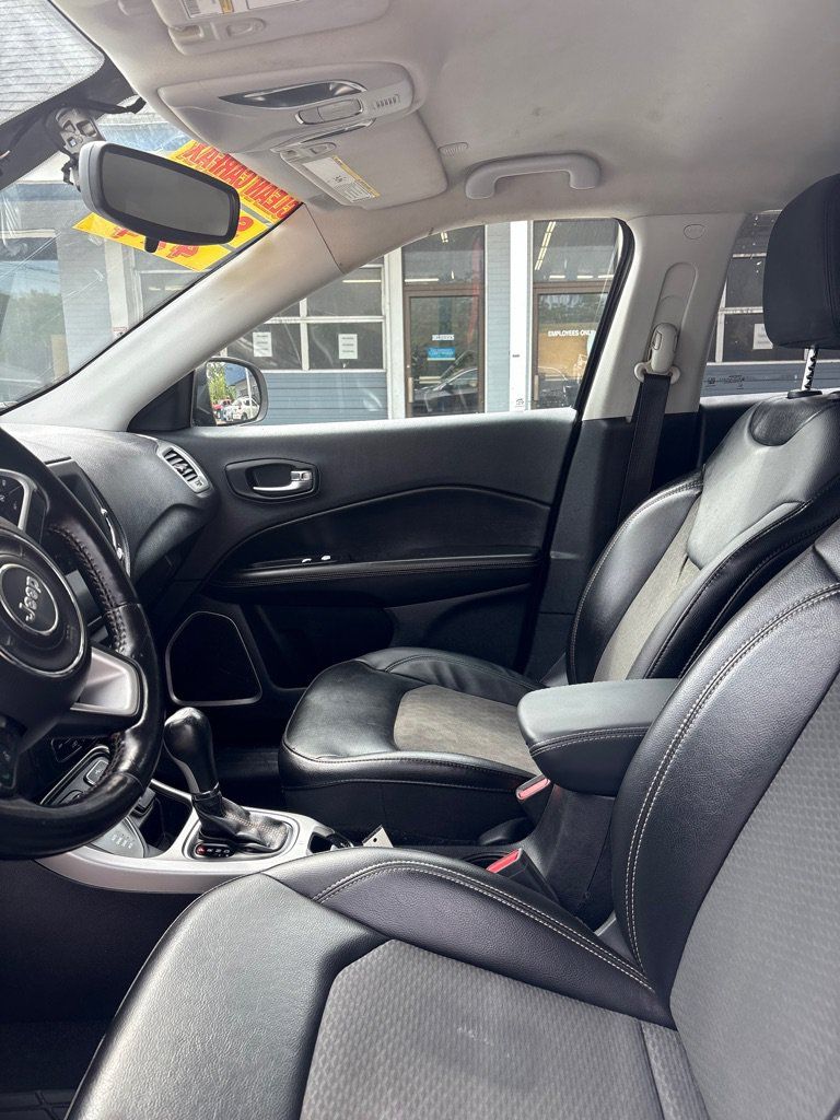 Used 2020 Jeep Compass Latitude w/ Cold Weather Group AWD/4WD image 9