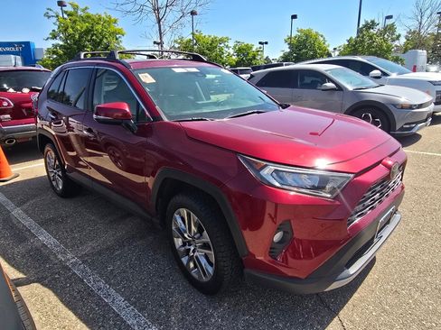 Used 2019 Toyota RAV4 Limited w/ Cold Weather Package AWD/4WD image 16