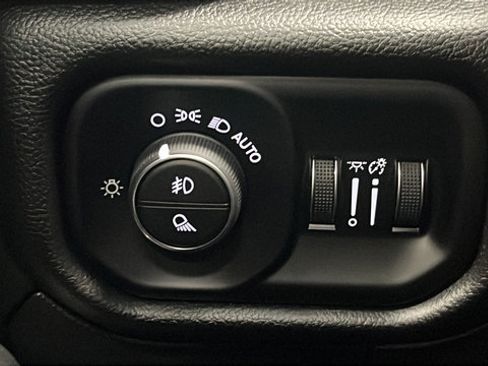 Used 2025 RAM 1500 Laramie w/ Night Edition AWD/4WD image 34