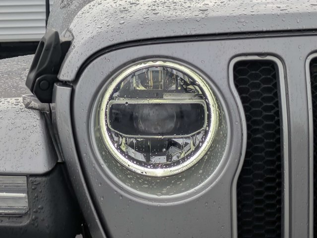 Used 2019 Jeep Wrangler Unlimited Sahara AWD/4WD image 9