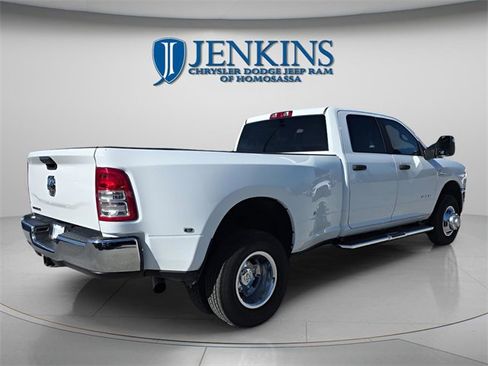 Used 2024 RAM 3500 Big Horn image 3