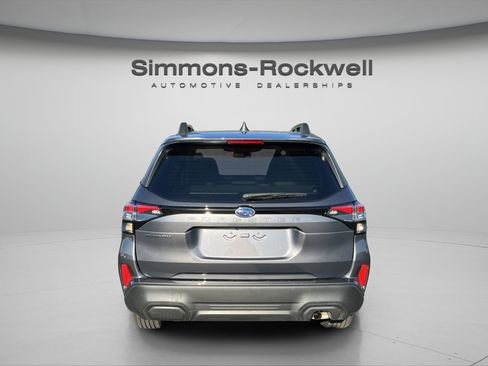 Used 2025 Subaru Forester Premium AWD/4WD image 4