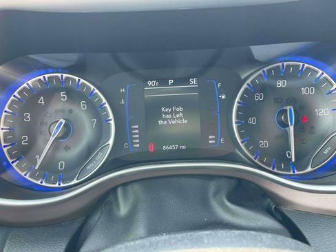 Used 2023 Chrysler Voyager LX FWD image 20
