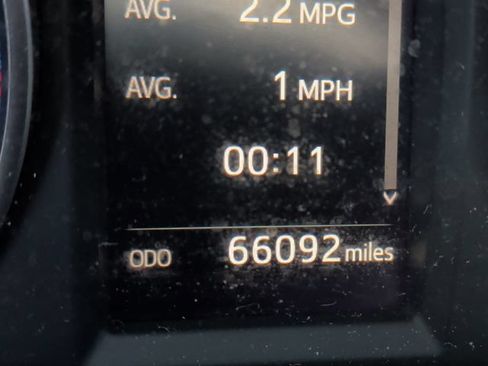 Used 2018 Toyota RAV4 LE FWD image 22