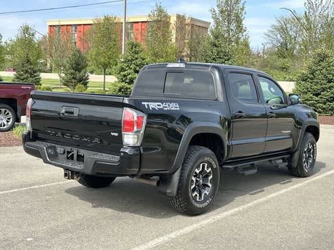 Used 2022 Toyota Tacoma TRD Off-Road w/ Technology Package AWD/4WD image 27