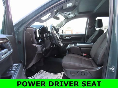 Used 2025 Chevrolet Silverado 1500 LT image 3