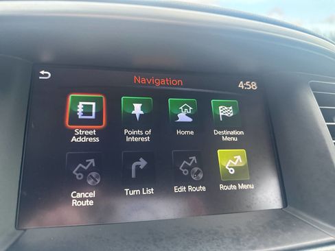 Used 2018 Nissan Pathfinder SL image 39