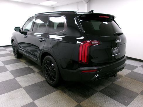 Used 2022 Kia Telluride EX w/ EX Premium Package image 2