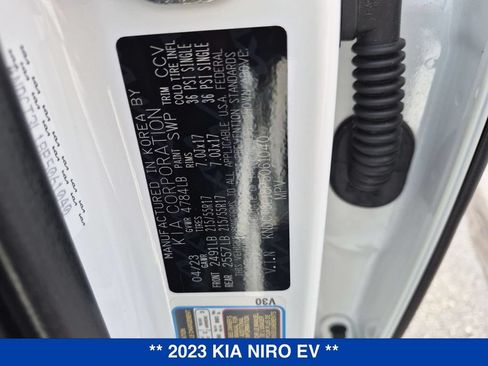 Used 2023 Kia Niro Wave w/ Wave Preserve Package FWD image 35
