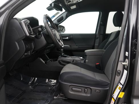 Used 2020 Toyota Tacoma TRD Off-Road image 21