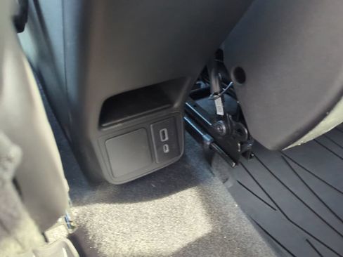 Used 2023 Buick Encore GX Preferred w/ Cold Weather Comfort Package AWD/4WD image 18