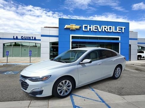Used 2019 Chevrolet Malibu LT w/ Leather Package FWD image 4