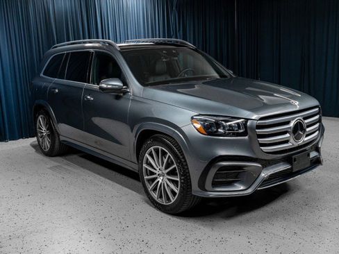 Certified 2025 Mercedes-Benz GLS 450 4MATIC image 3