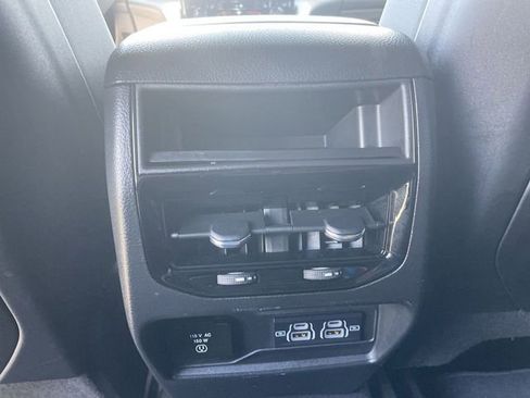 Used 2023 Jeep Grand Cherokee Altitude AWD/4WD image 20