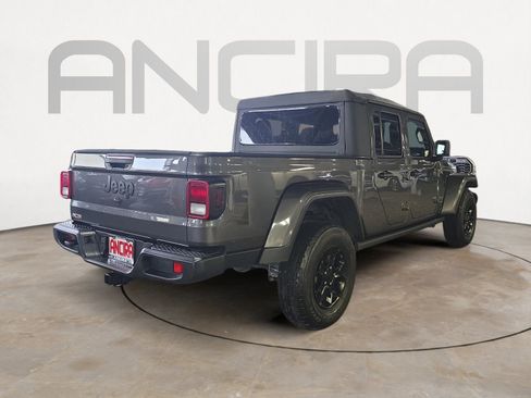 Used 2023 Jeep Gladiator Willys image 10