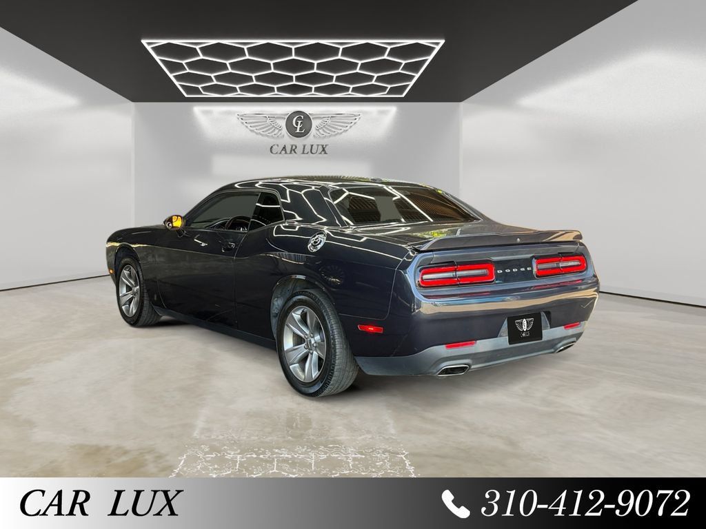 Used 2019 Dodge Challenger SXT RWD image 3