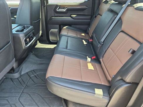 Used 2024 Chevrolet Silverado 1500 High Country AWD/4WD image 28
