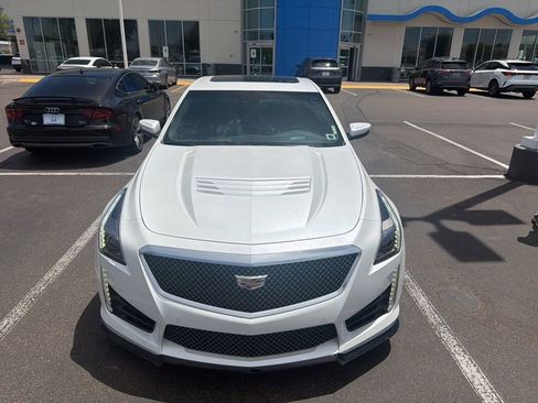 Used 2018 Cadillac CTS V w/ Luxury Package RWD image 3