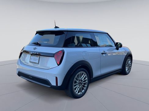 New 2025 MINI Cooper 2-Door Hardtop FWD image 5