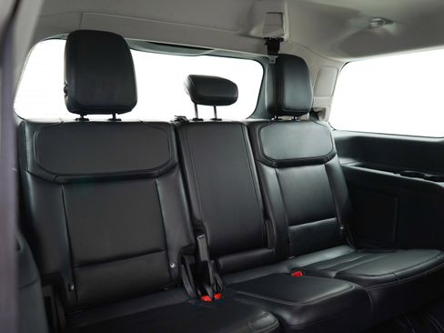 Used 2025 Ford Expedition Platinum AWD/4WD image 12