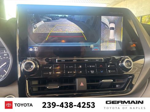 Used 2021 Toyota Highlander Limited image 14