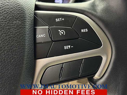 Used 2021 Jeep Grand Cherokee Laredo AWD/4WD image 42