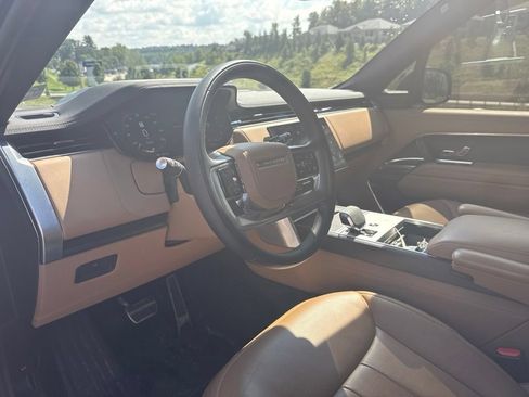 Used 2025 Land Rover Range Rover SE AWD/4WD image 7
