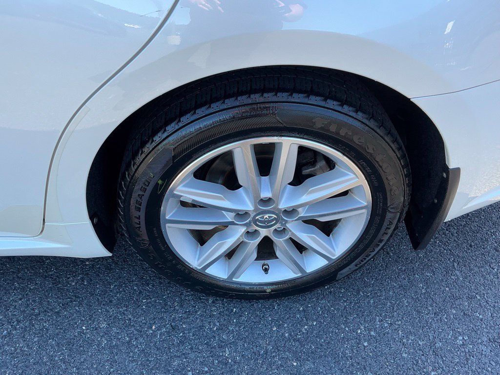 Used 2013 Toyota Avalon XLE Premium FWD image 15