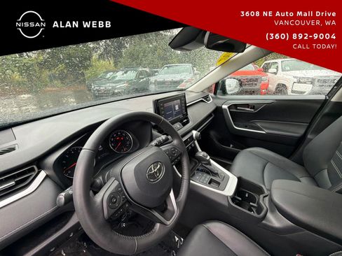 Used 2022 Toyota RAV4 XLE Premium AWD/4WD image 12
